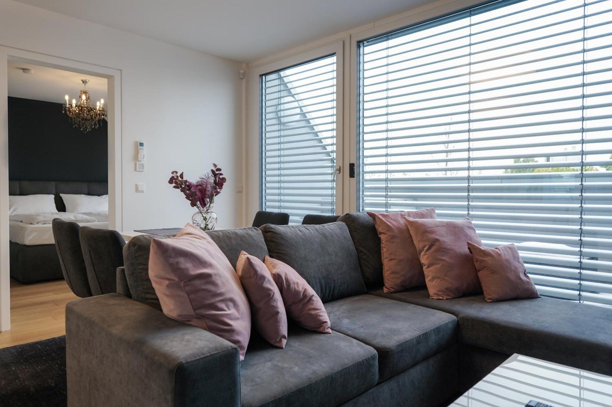 Modern Stylish Design Apartment With Free Parking Emily Вена Экстерьер фото