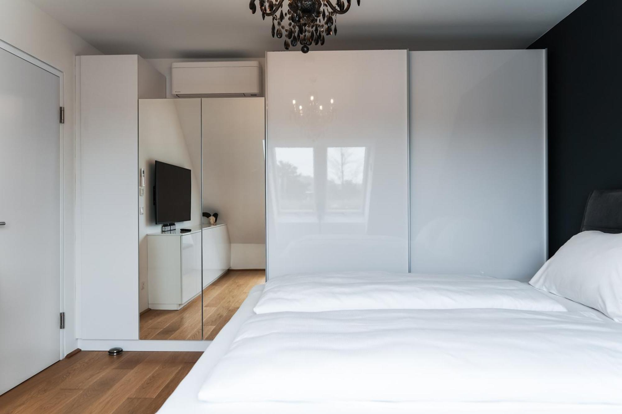 Modern Stylish Design Apartment With Free Parking Emily Вена Экстерьер фото