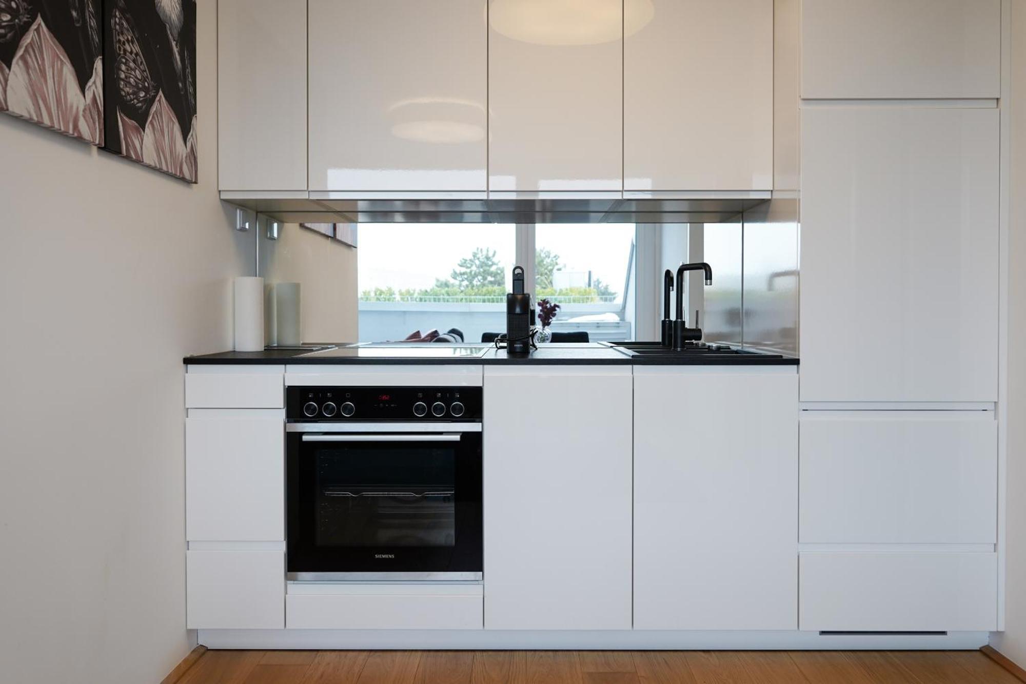 Modern Stylish Design Apartment With Free Parking Emily Вена Экстерьер фото